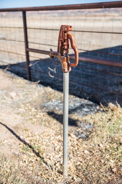 9274 N 8500 E Tridell, UT 84076