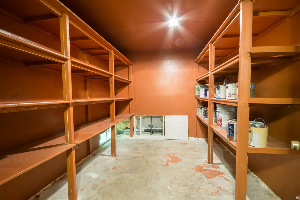 9274 N 8500 E Tridell, UT 84076