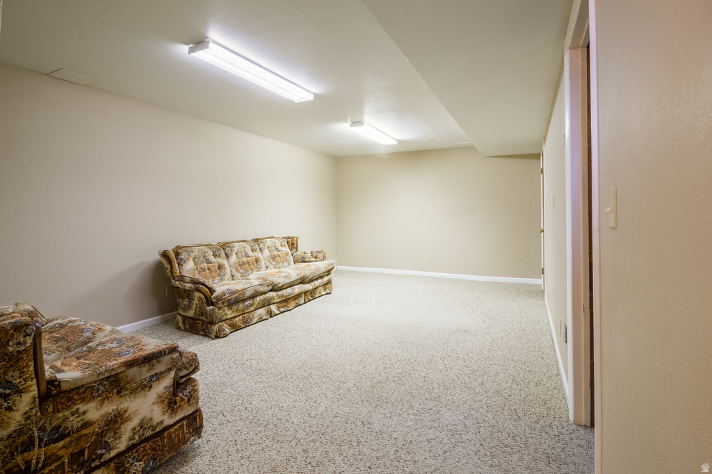 9274 N 8500 E Tridell, UT 84076