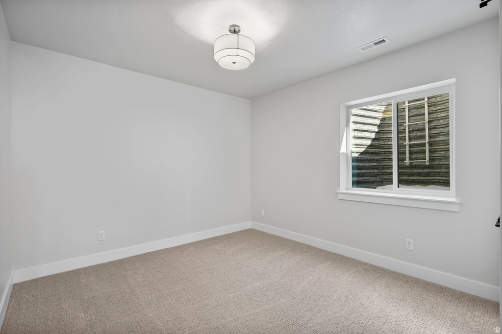 656 E MOUNTAIN RD North Ogden, UT 84414