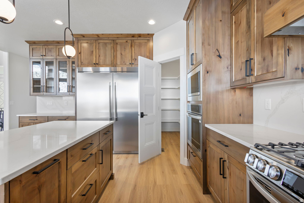 656 E MOUNTAIN RD North Ogden, UT 84414