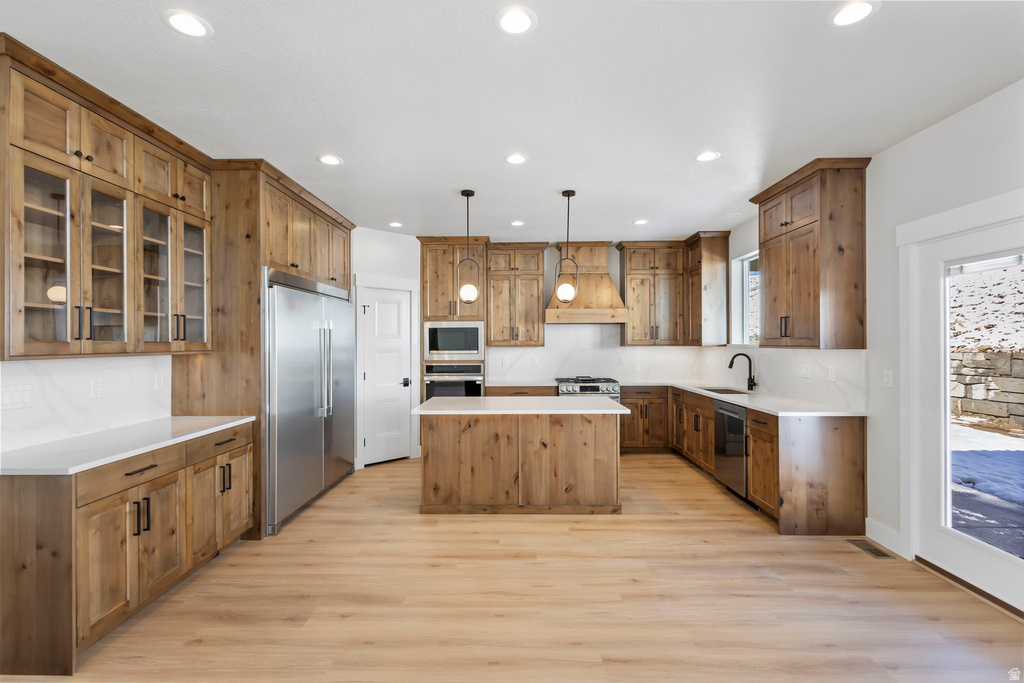 656 E MOUNTAIN RD North Ogden, UT 84414