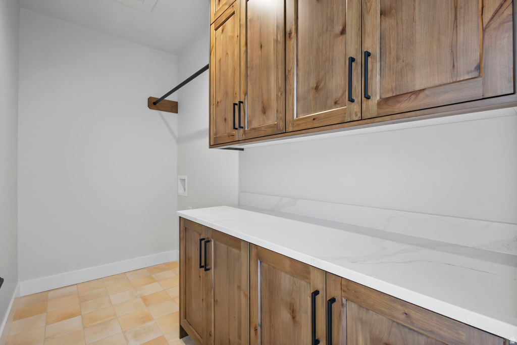 656 E MOUNTAIN RD North Ogden, UT 84414