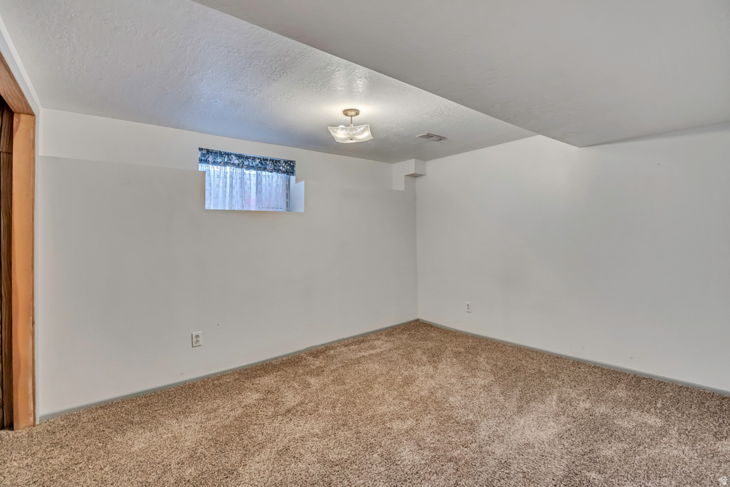 220 E PIONEER AVE Sandy, UT 84070