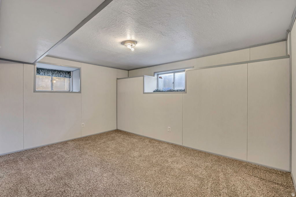 220 E PIONEER AVE Sandy, UT 84070