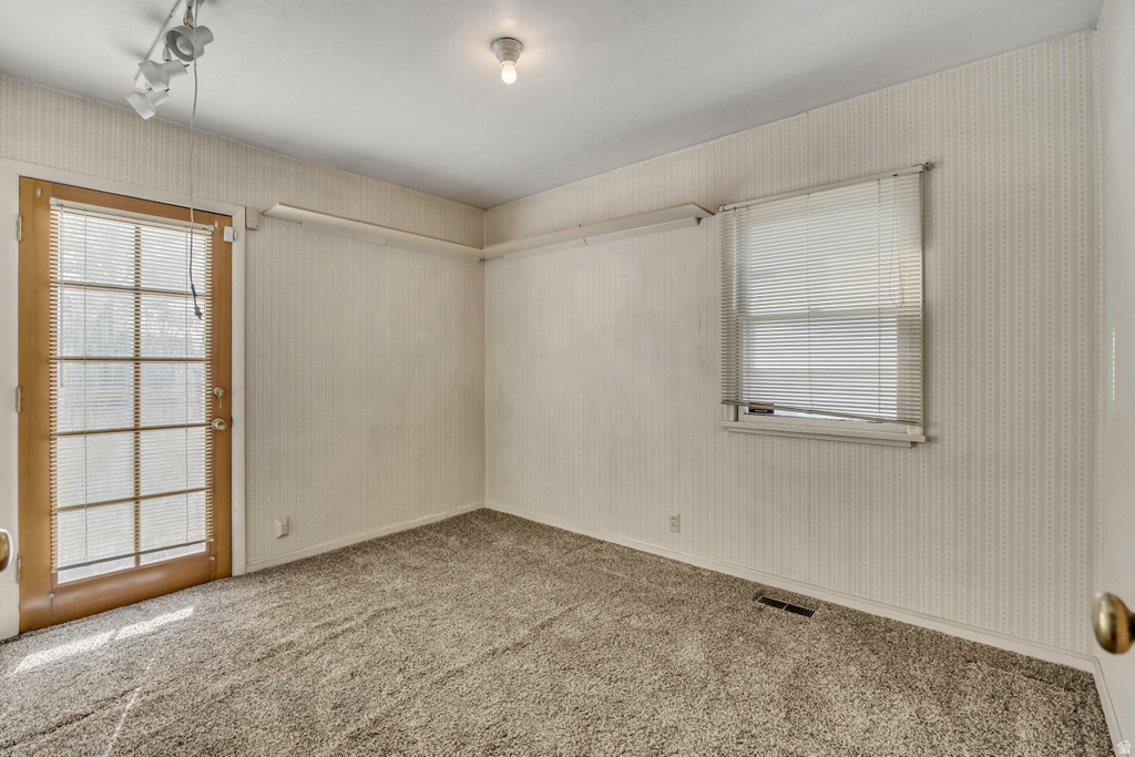 220 E PIONEER AVE Sandy, UT 84070