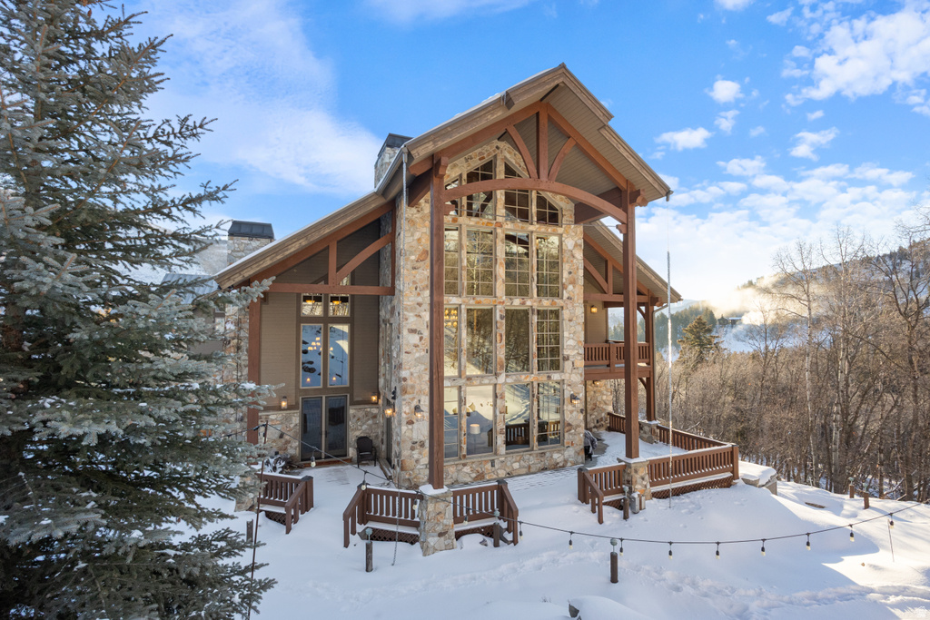 8807 N TIMPHAVEN RD Sundance, UT 84604