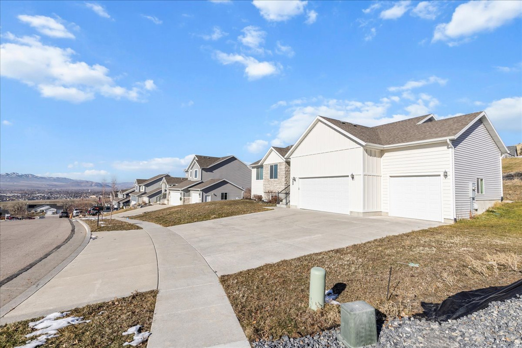 889 E 600 N Hyde Park, UT 84318