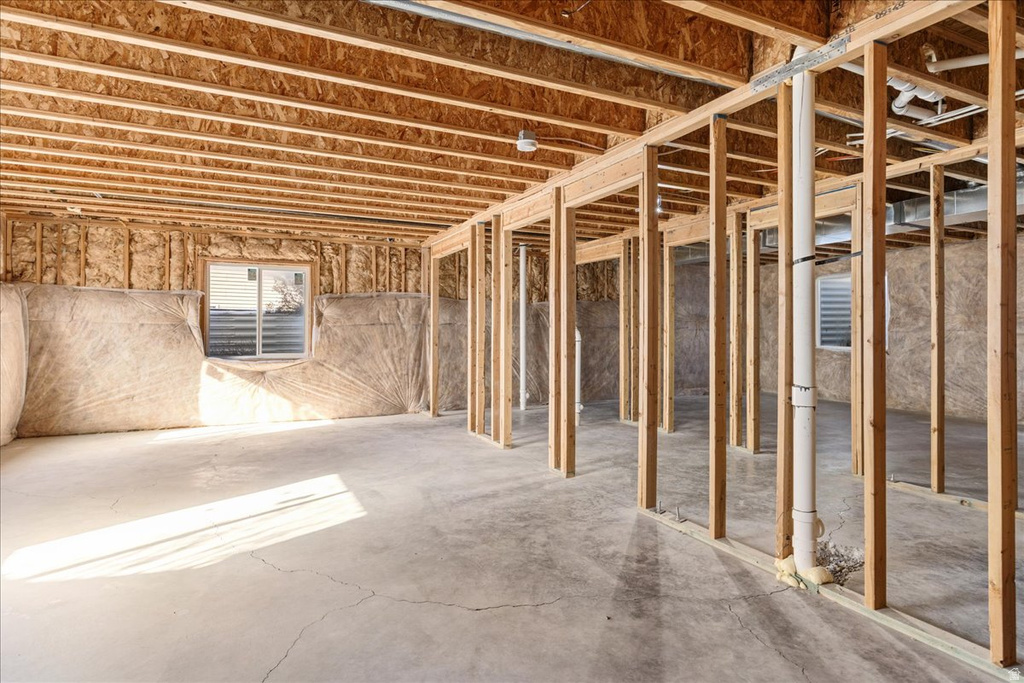 889 E 600 N Hyde Park, UT 84318