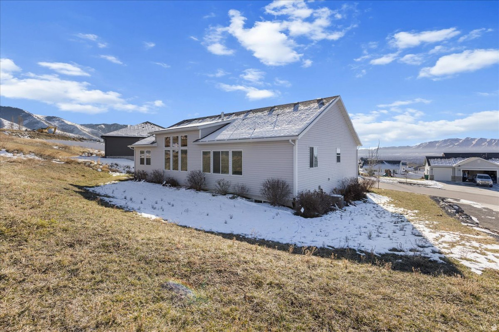 889 E 600 N Hyde Park, UT 84318
