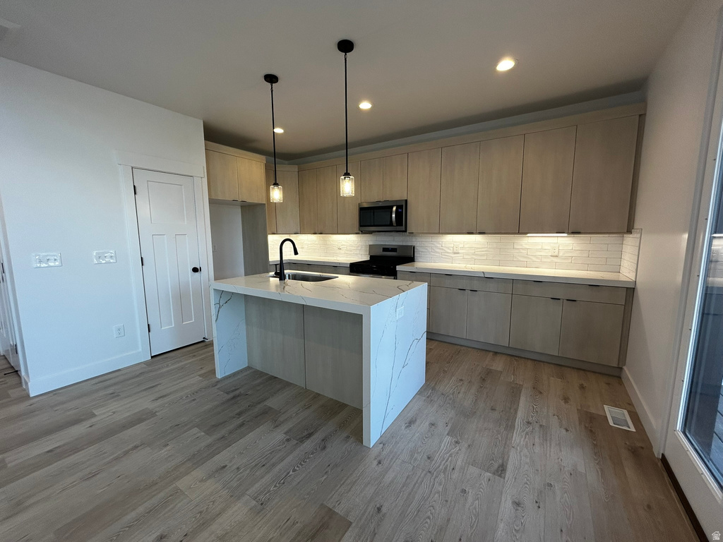 616 W MURRAY LN #101 Murray, UT 84123