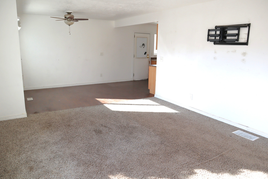 4496 W 5415 S Kearns, UT 84118