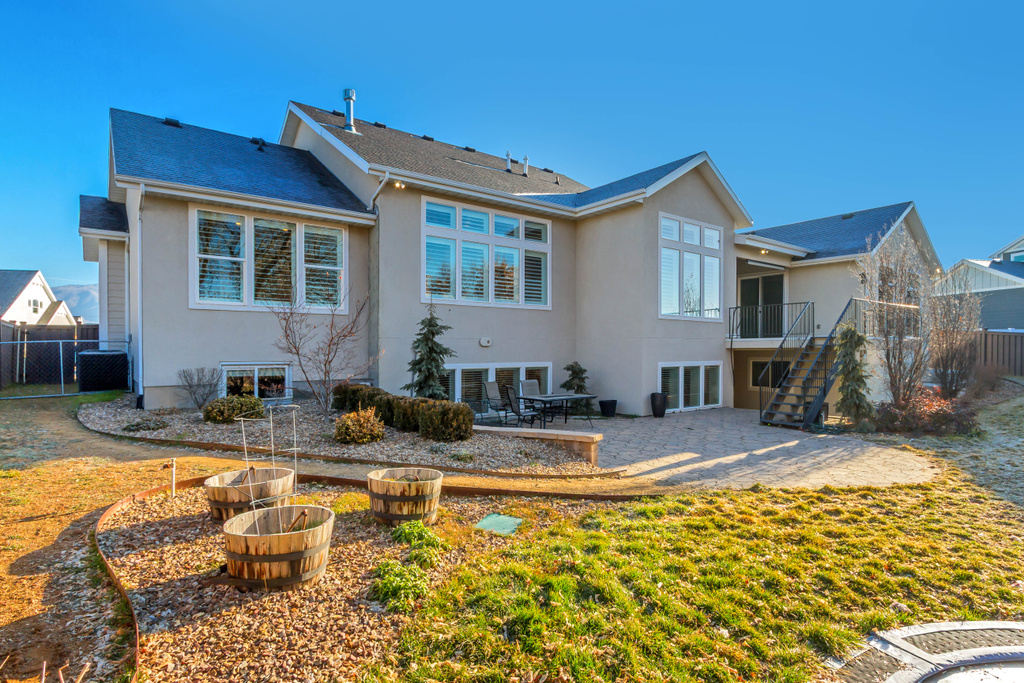 11 N TILLY CIR Kaysville, UT 84037