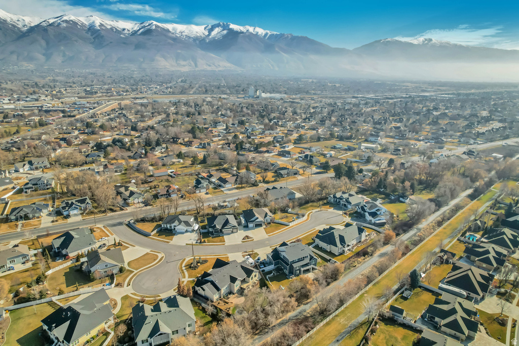 11 N TILLY CIR Kaysville, UT 84037