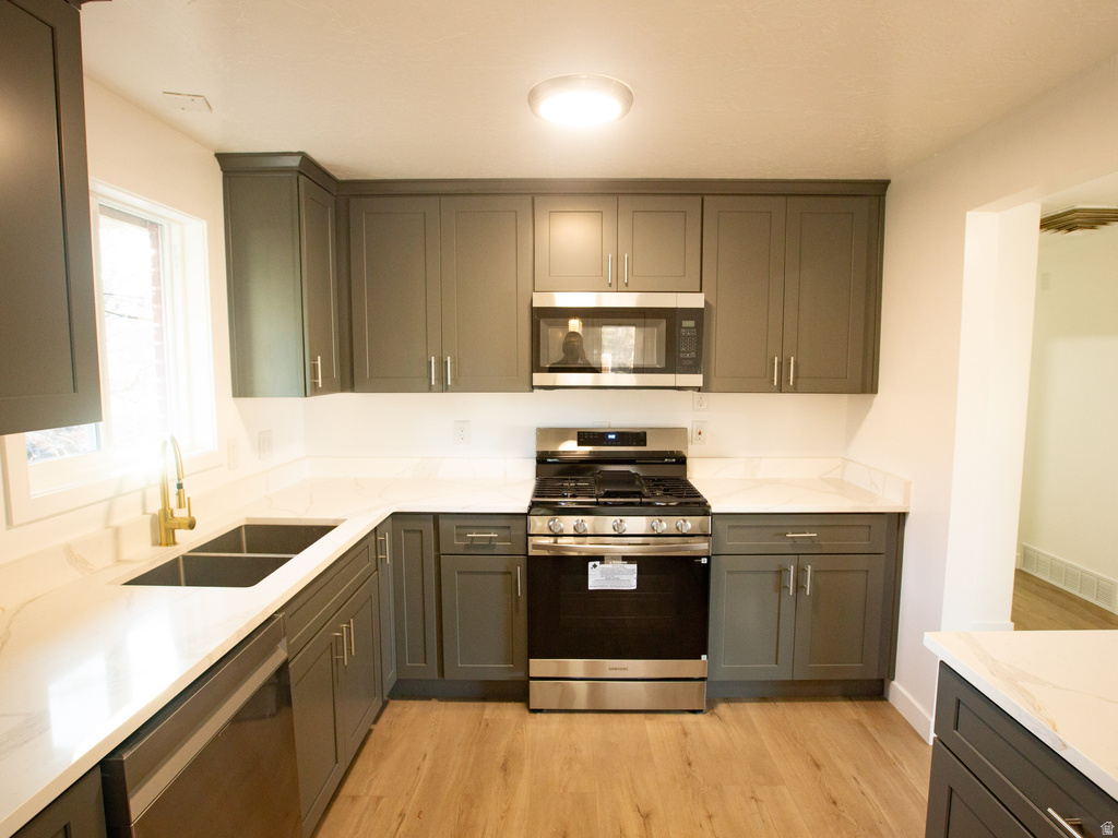 2721 W LOU JEAN AVE Taylorsville, UT 84129