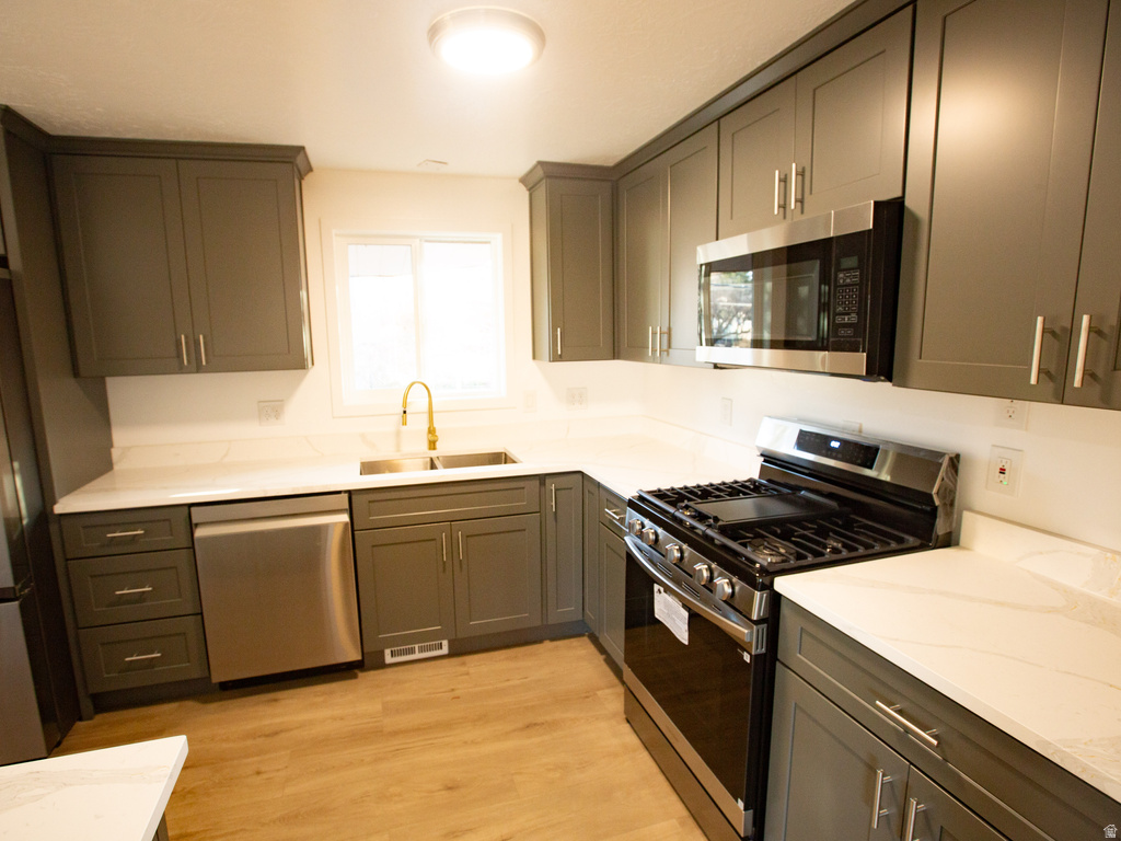 2721 W LOU JEAN AVE Taylorsville, UT 84129