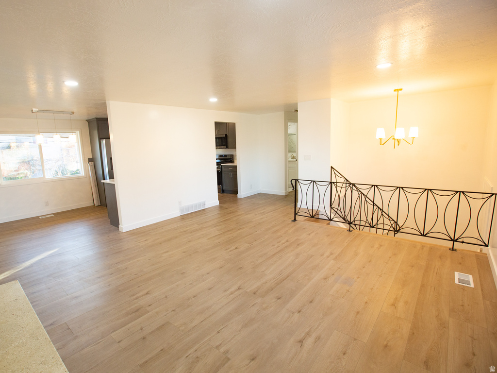 2721 W LOU JEAN AVE Taylorsville, UT 84129