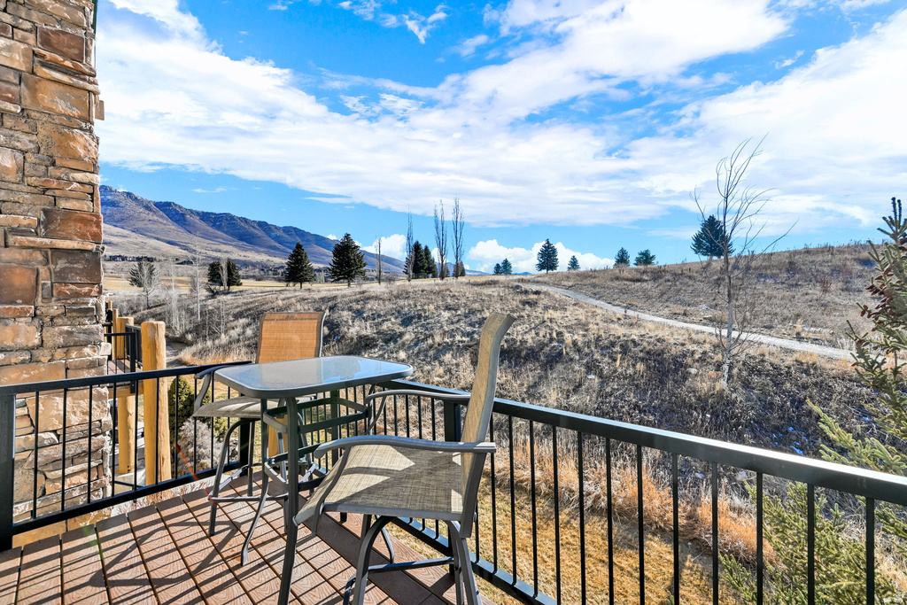 5122 MOOSE HOLLOW DR #205 Eden, UT 84310