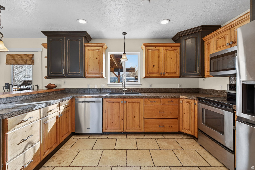 42 E 400 N Santaquin, UT 84655