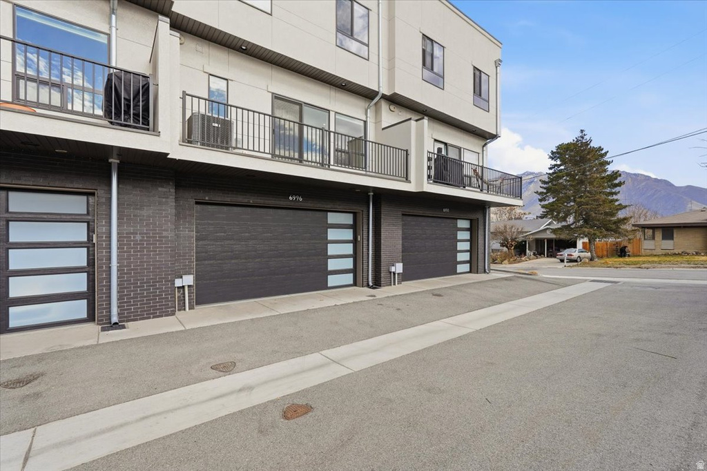 6996 S BROOKHILL Cottonwood Heights, UT 84171