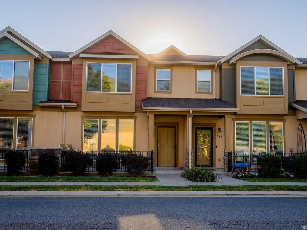 929 N FARMINGTON XING Farmington, UT 84025