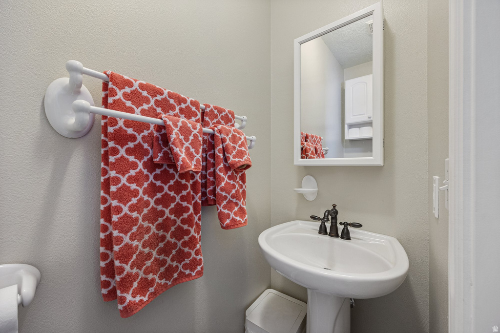 5537 W KENSINGTON CIR Highland, UT 84003