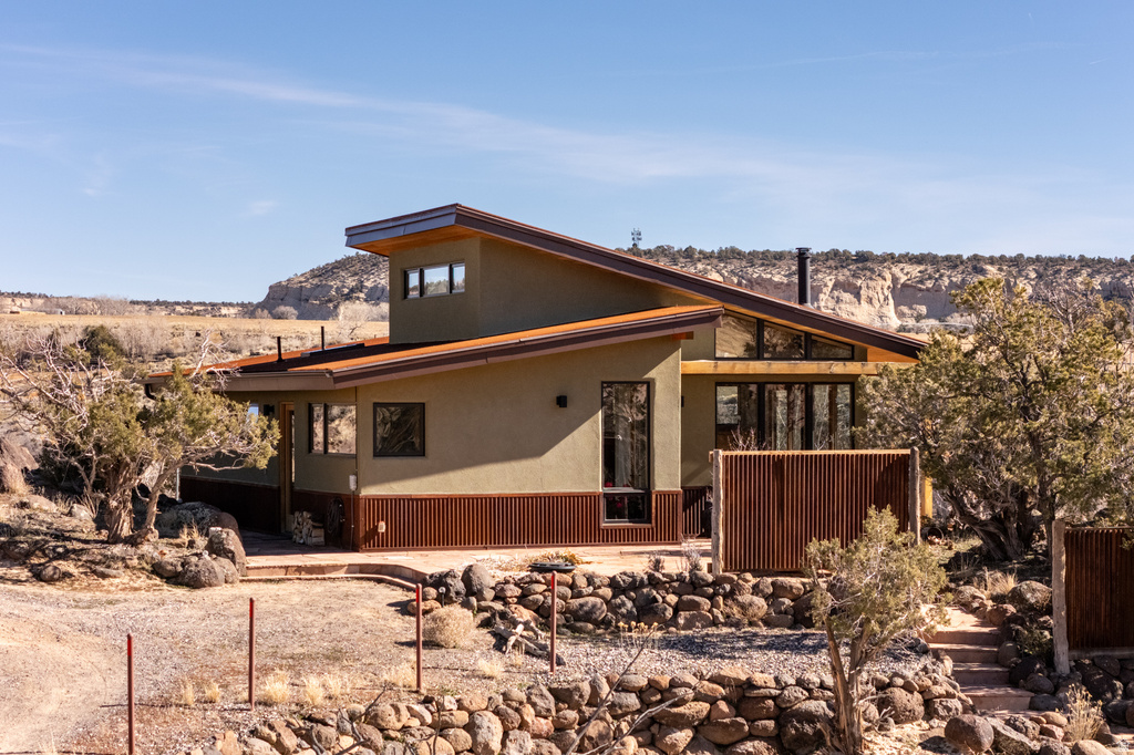 915 W UTAH STATE HWY 12 HWY Boulder, UT 84716