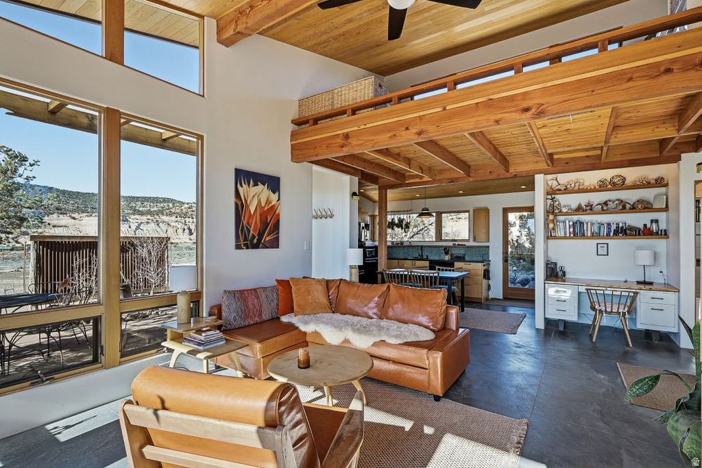 915 W UTAH STATE HWY 12 HWY Boulder, UT 84716