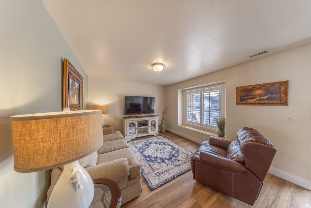 1564 E SANDALWOOD DR South Weber, UT 84405