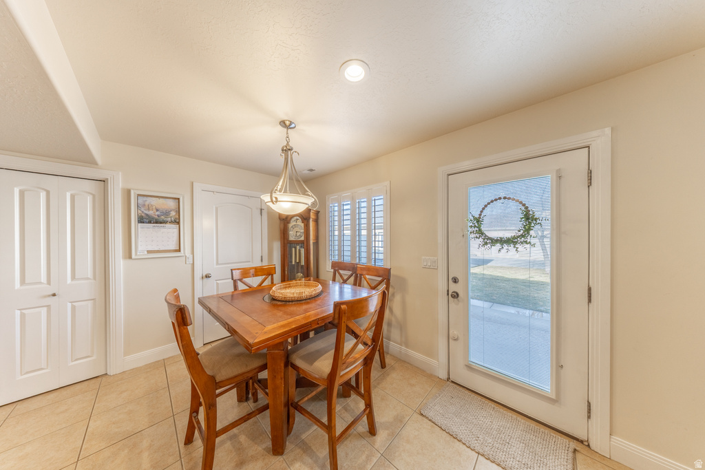 1564 E SANDALWOOD DR South Weber, UT 84405