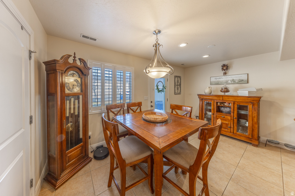 1564 E SANDALWOOD DR South Weber, UT 84405