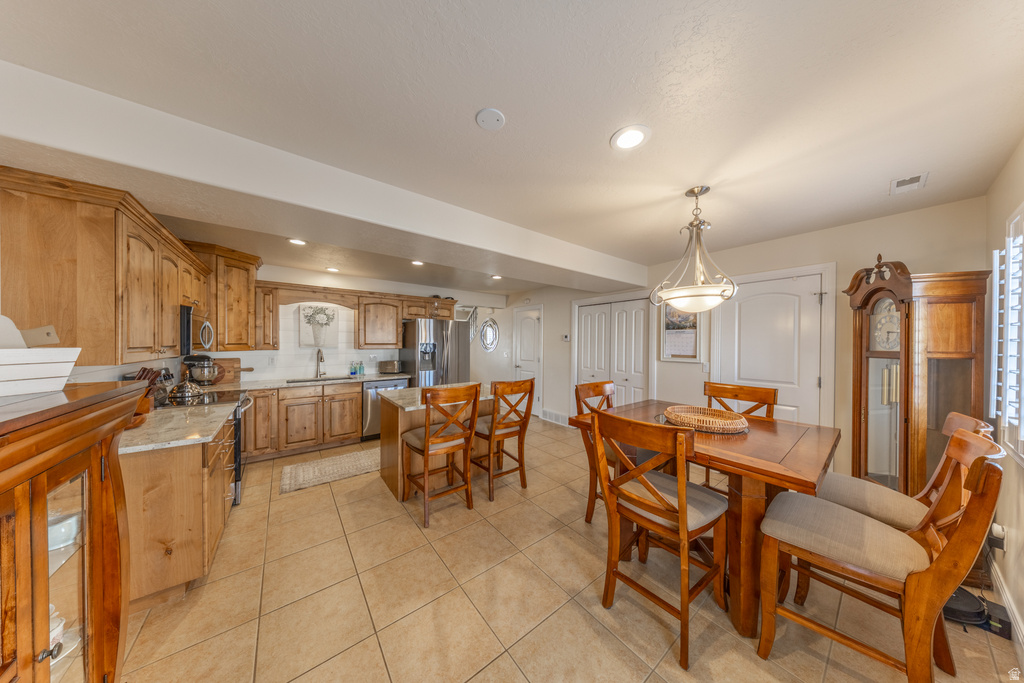 1564 E SANDALWOOD DR South Weber, UT 84405