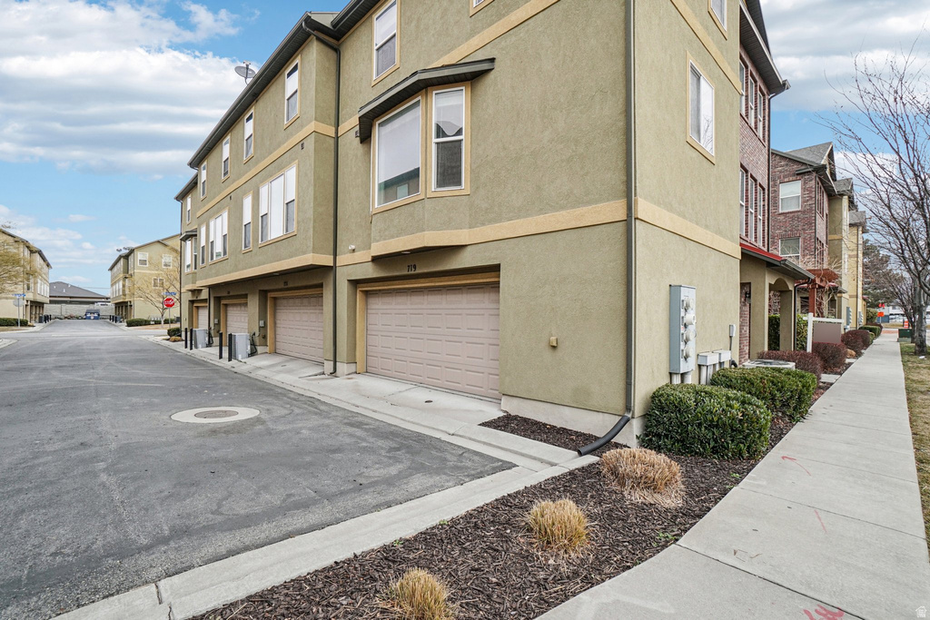 719 W KIRKBRIDE AVE Salt Lake City, UT 84119