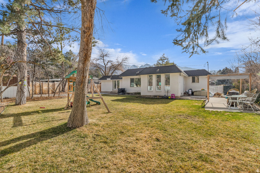 2591 E CREEK RD Sandy, UT 84093