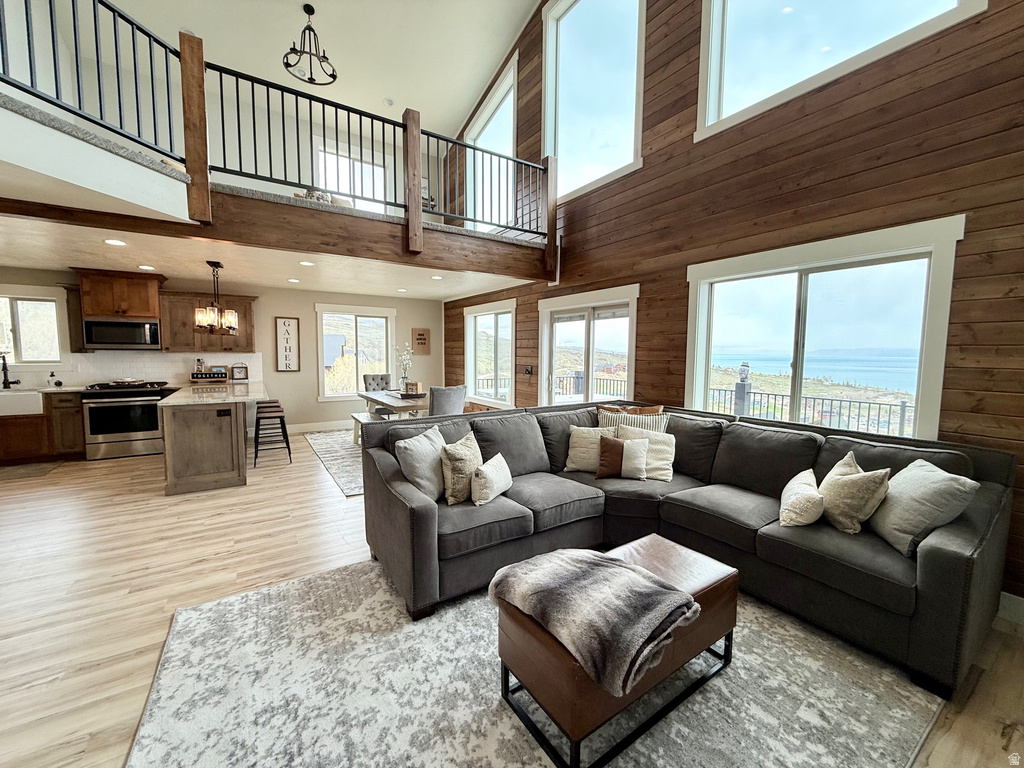 660 N CAMBRY DR Garden City, UT 84028