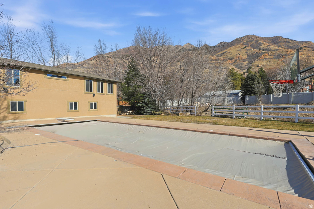 5885 S TOLCATE LN Holladay, UT 84121