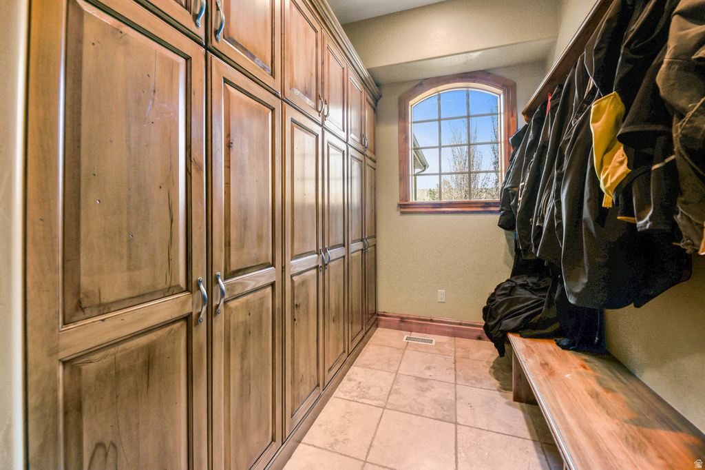 5885 S TOLCATE LN Holladay, UT 84121