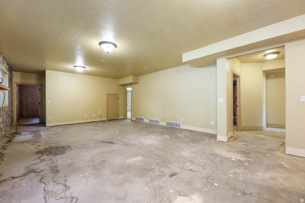 5885 S TOLCATE LN Holladay, UT 84121