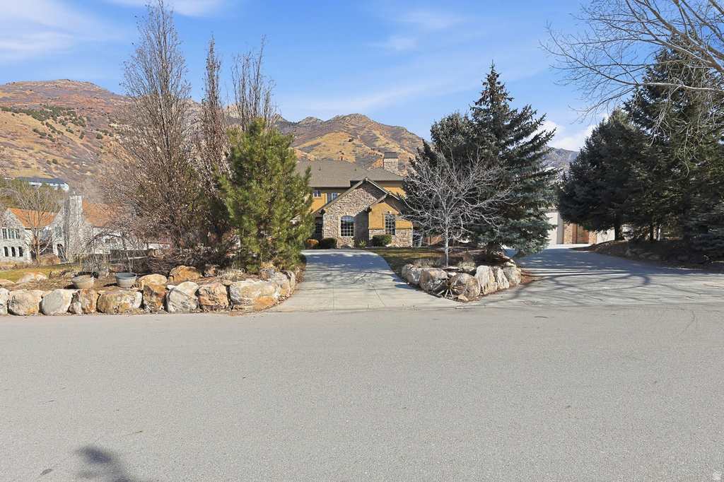 5885 S TOLCATE LN Holladay, UT 84121