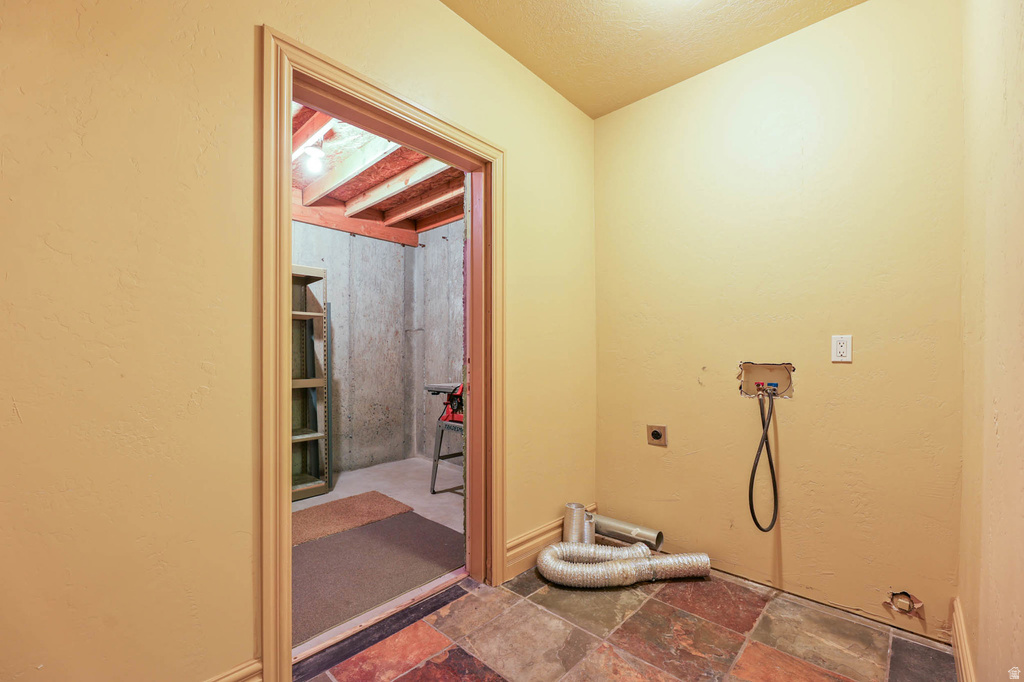 5885 S TOLCATE LN Holladay, UT 84121