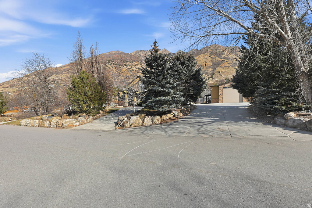 5885 S TOLCATE LN Holladay, UT 84121