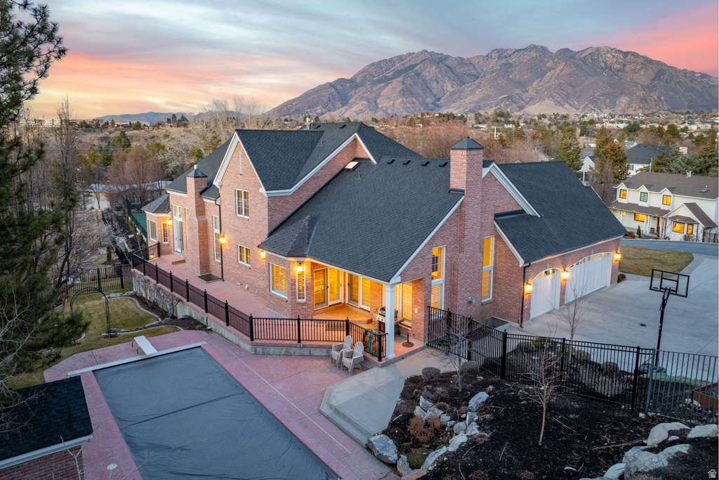 8266 S CREEK HOLLOW CV Cottonwood Heights, UT 84093