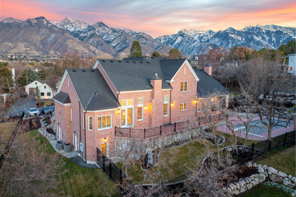 8266 S CREEK HOLLOW CV Cottonwood Heights, UT 84093