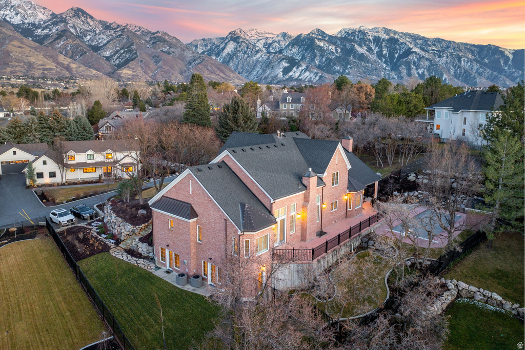 8266 S CREEK HOLLOW CV Cottonwood Heights, UT 84093