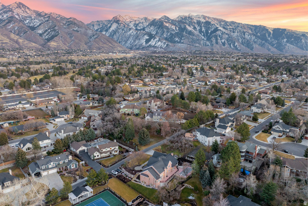 8266 S CREEK HOLLOW CV Cottonwood Heights, UT 84093