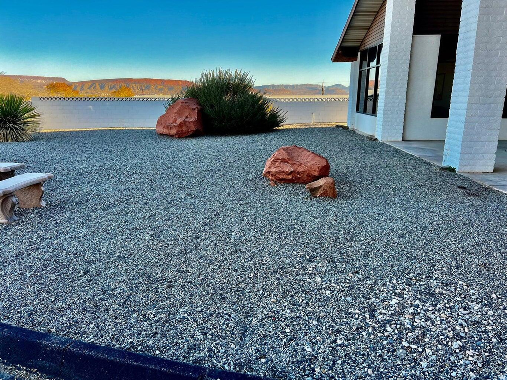 1150 W RED HILLS PKWY Washington, UT 84780