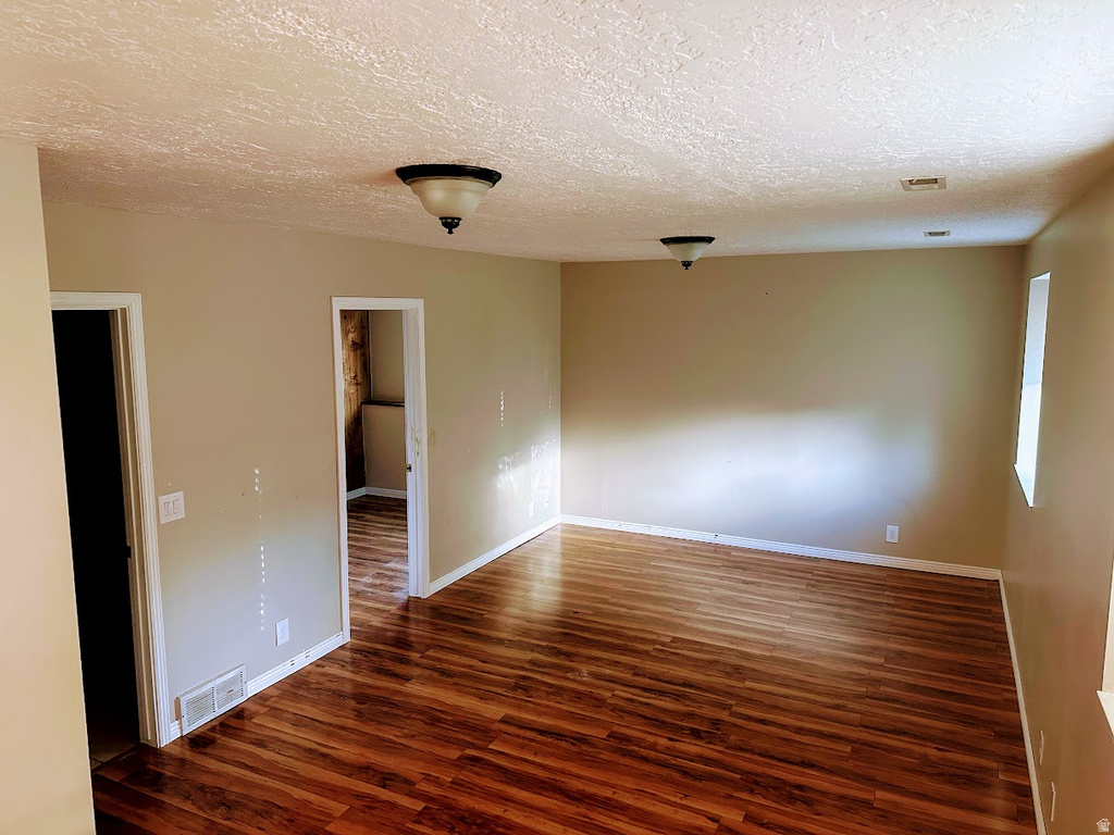 6092 S LONGMORE DR Salt Lake City, UT 84118