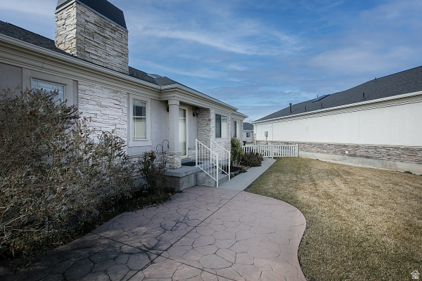 6981 S HOLLOW WAY #216 West Jordan, UT 84084