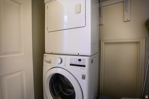 6981 S HOLLOW WAY #216 West Jordan, UT 84084