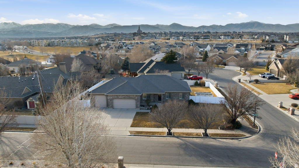 10938 S LUCAS LN South Jordan, UT 84095